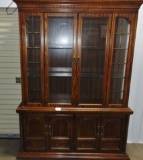 Vtg 1970s Solid Wood Lighted China Cabinet ( Local P / U Only )