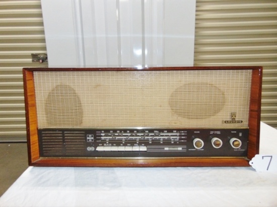 Vtg (1964-65) Large Grundig Type 4070 U Four Band Stereo Radio, Made In Germany