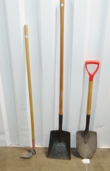 A Garden Hoe & 2 Shovels