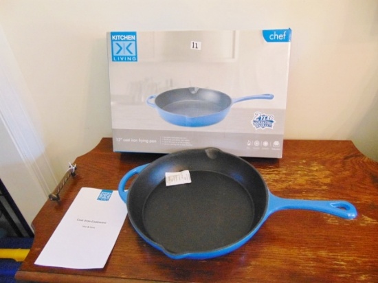 N I B Kitchen Living 12 Inch Cast Iron Frying Pan