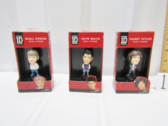 Three N I B One Direction Mini Figures: Niall Horan, Zayn Malik And