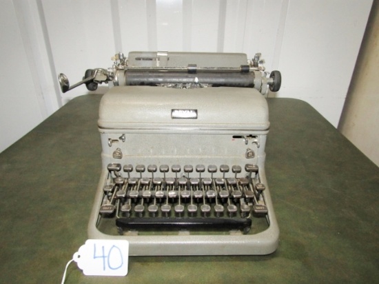 Vtg 1930s-40 Manual Royal Typewriter W/ Touch Control ( Local Pick Up Only )