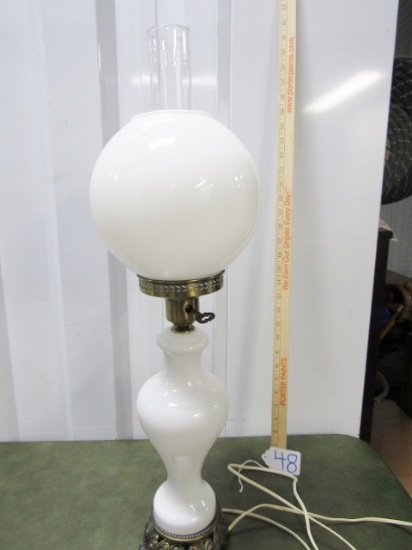 Vtg White Glass And Brass Table Lamp