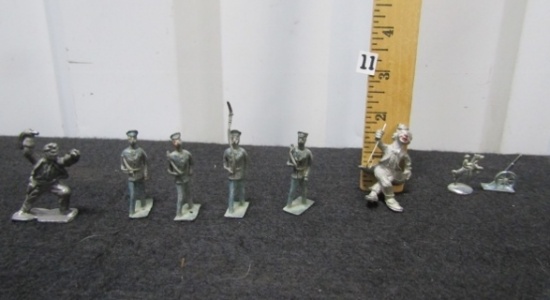 5 Vtg Metal Soldiers, A Metal Clown And 2 Metal Monopoly Pieces