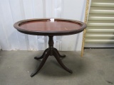 Vtg Mahogany Oval Top Table (LOCAL PICK UP ONLY)