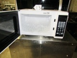 N I B Mainstays Counter Top Microwave Oven (LOCAL PICK UP ONLY)