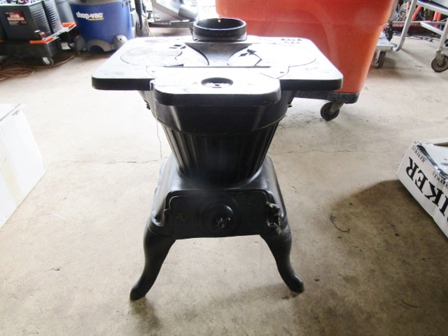 Cast Iron Antique Rex 84 - A Water Heater And | Proxibid