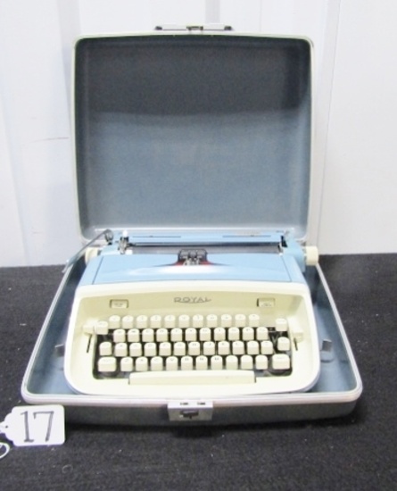 Vtg 1960s Royal Aristocrat Manual Portable Typewriter In Light Blue