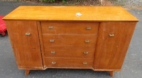 Vtg Mid Century Modern Oak Buffet  (NO SHIPPING)