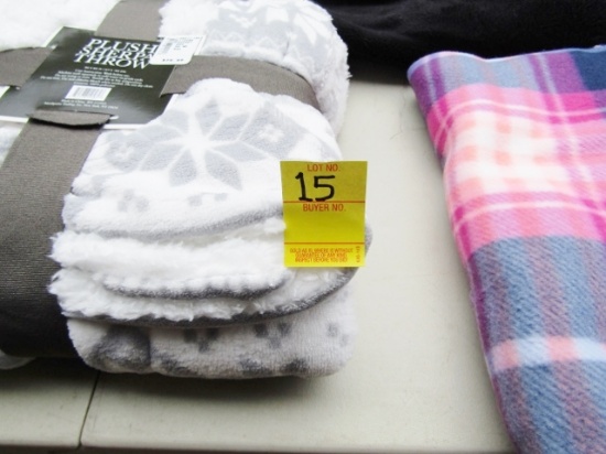 4 Nice Plush Throw Blankets