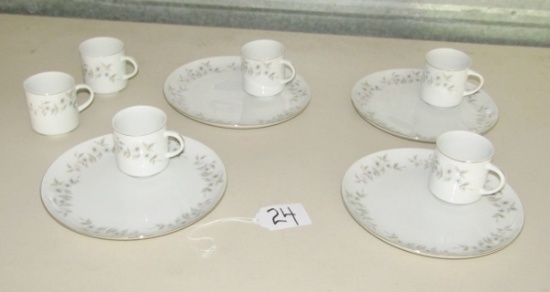Service For 4 W/ 2 Additional Cups Porcelain Snack Sets
