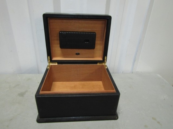 Never Used Alfred Dunhill Cedar Lined Cigar Humidor W/ Humidifier
