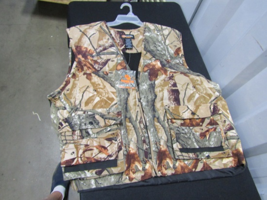 N I B Outfitters Ridge Hunting Vest W/ Fusion 3 D Camouflage