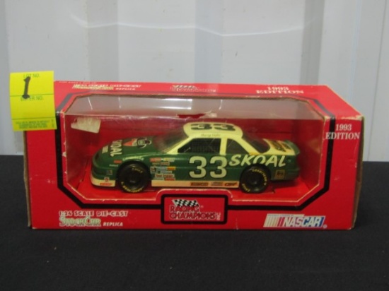 Vtg N I B 1993 Harry Gant Skoal Bandit Diecast #33 Race Car