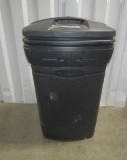 Rubbermaid Tilt And Roll Trash Can (NO SHIPPING)