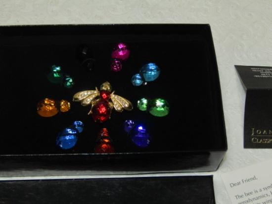 N I B Joan Rivers Classic Collection Bee Pin W/ 10 Interchangeable Color Stones