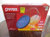 N I B Pyrex 18 Piece Set