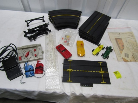 Vtg 1970s Lionel Slot Car Racing Set