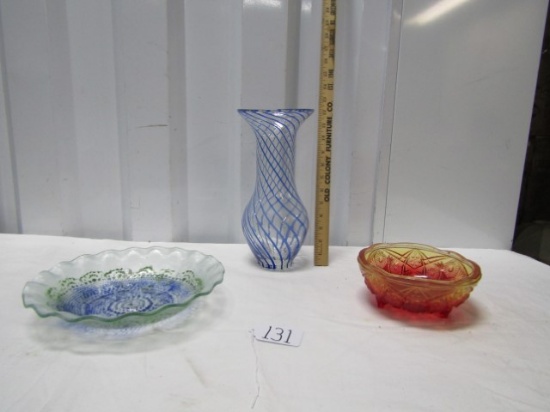 Art Glass Home D‚cor: 2 Bowls And A Swirl Vase