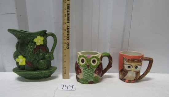 Beautiful Mid Century Wall Pocket Made In Japan And 2 Owl Mugs