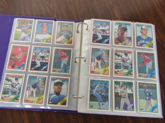 Notebook Filled W/ 630 Baseball Trading Cards From 1987-1990