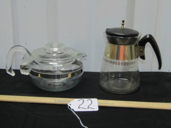 Vtg Pyrex 6 Cup Coffee Pot And A Corning 4 Cup Coffee Pot