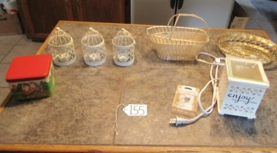 Home D‚cor Lot: Gold Metal Baskets, Candle Holders, Tin And Scented Wax (LOCAL PICK UP ONLY)