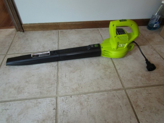 Like New Sunjoe Compact Electric Leaf Blower (LOCAL PICK UP ONLY)