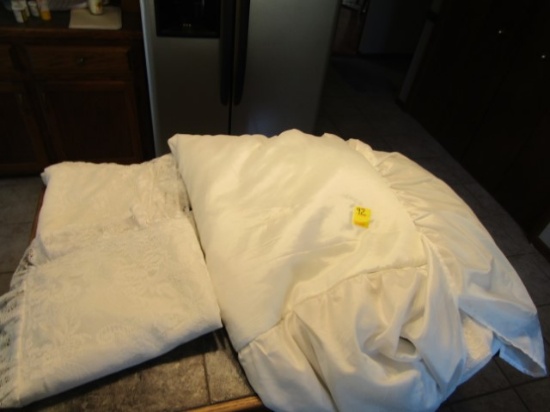 Queen Size Bed Spread W/ 2 Lace Shams (LOCAL PICK UP ONLY)