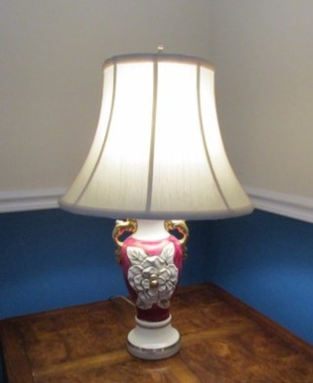 Vtg Ceramic Table Lamp W/ Raised Flowers Design ( Local Pick Up Only )