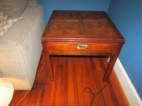 Vtg Solid Wood W/ Wood Inlay Large End Table W/ Drawer ( Local Pick Up Only )