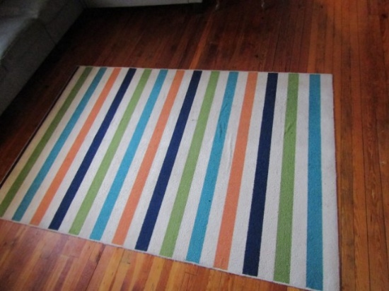 Floor Rug That Will Match Anything In The Room (Local Pick Up Only)