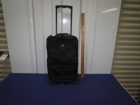 American Tourister Medium Sized Suitcase W/ Telescopic Handle And Rollers (LOCAL PICK UP ONLY)