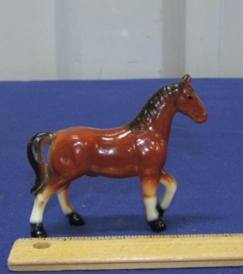 Vtg Hagen Renaker Porcelain Horse Figurine