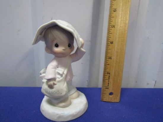 Vtg 1988 Precious Moments " Sending You Showers Of Blessings " Porcelain Figurine