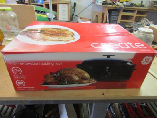 N I B General Electric Roaster Oven Model 169221   (Local Pick Up Only )