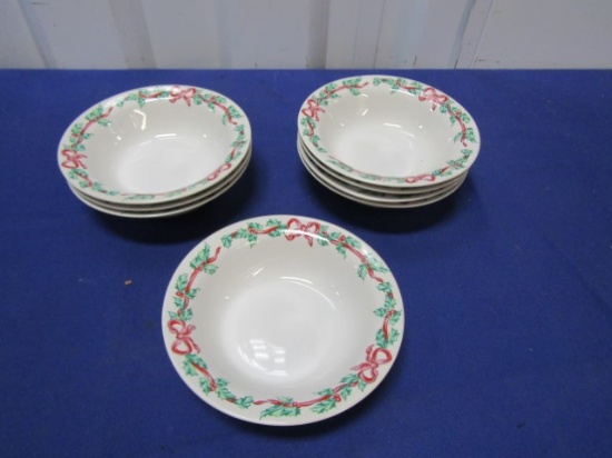 Set Of 8 Christmas Themed Cereal / Soup Bowls
