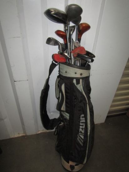 Set Of Vtg Golf Clubs In A Nice Mizuno Bag   (LOCAL PICK UP ONLY)