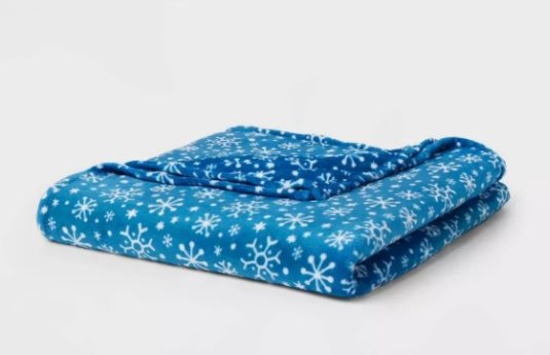 66"x90" Christmas Plush Blanket Snowflake Print - Wondershop