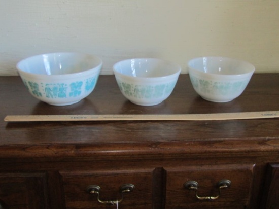 3 Amish Butterprint Mixing Bowls