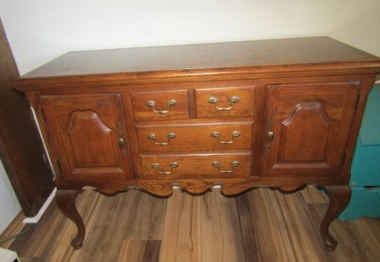 Vtg Highland House Oak Buffet (LOCAL PICK UP ONLY)