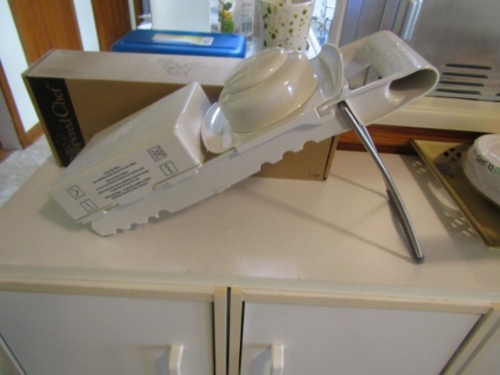 Never Used Pampered Chef Ultimate Mandoline Food Slicer