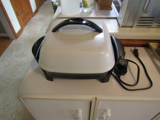 Presto 11" Electric Skillet W/ Grill