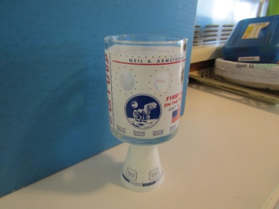 Vtg 1969 First Man On The Moon Pedestal Tumbler