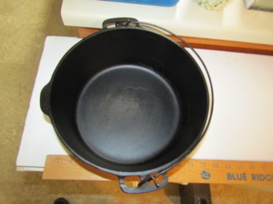 Vtg Wagner Ware Sidney Cast Iron Dutch Oven 1268 K