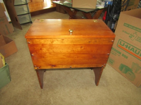 Vtg Solid Pine Storage Box On Legs (LOCAL PICK UP ONLY)