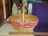 Williams Sonoma Wicker Picnic Basket W/ Lining