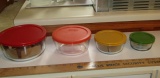 4 Nesting Pyrex Mixing Bowls W/ Lids