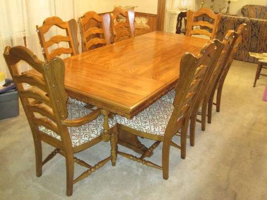 Bassett Furniture Oak Colonial Style Trestle Base Table w/ 2 Leafs