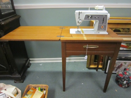 Singer Touch & Sew Sewing Machine w/ Wood Desk/Stand